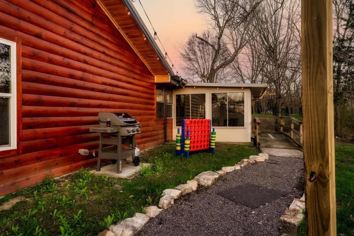 Fun Heated Pool Cabin - Walk To Parkway Pigeon Forge Zewnętrze zdjęcie